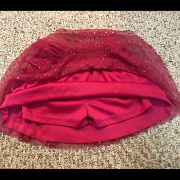 Girls pink skirt (Skort) size 6 - Picture 2 of 4
